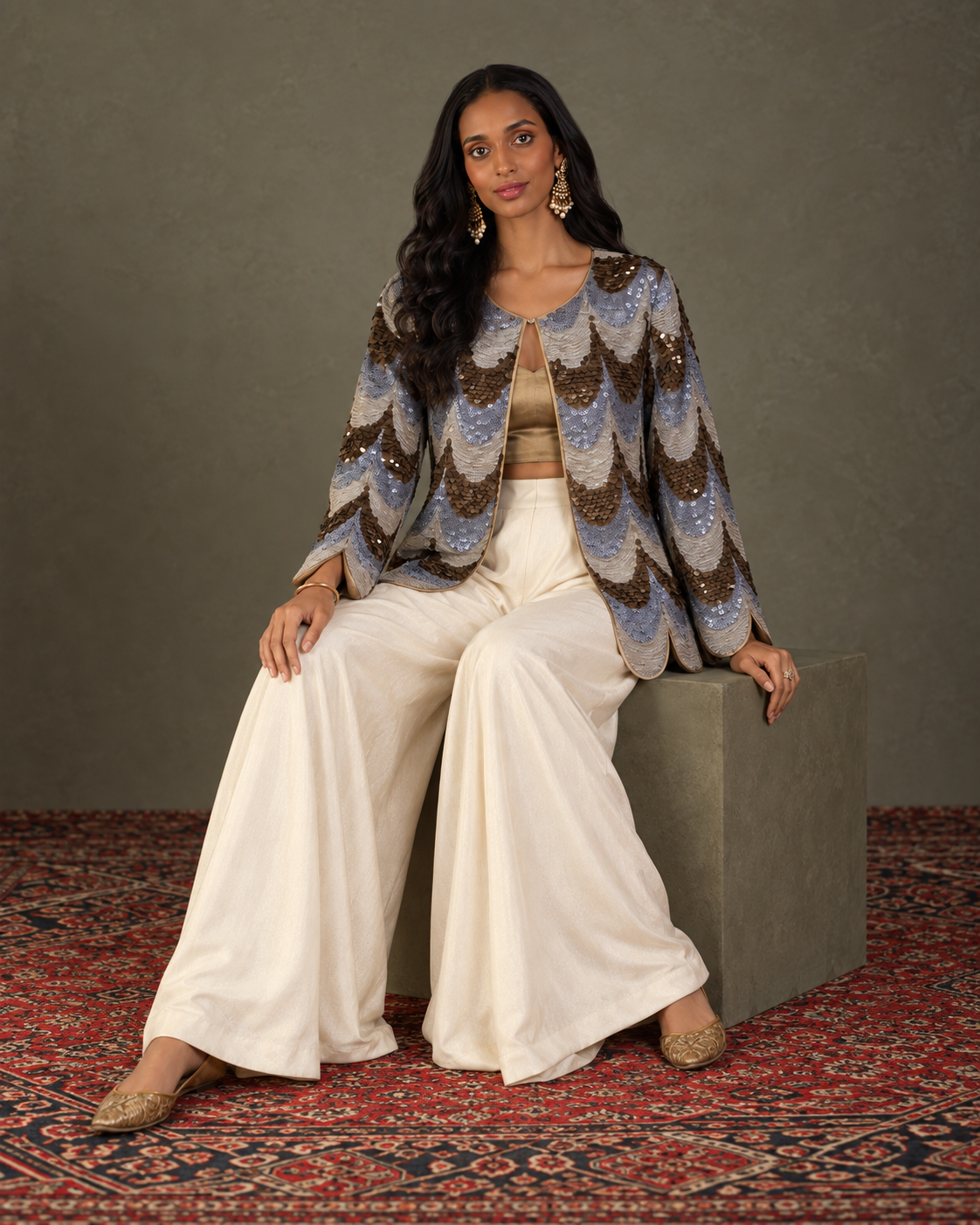 Silver-Blue & Bronze Scalloped Jacket Three-Piece Set — Product photo 4