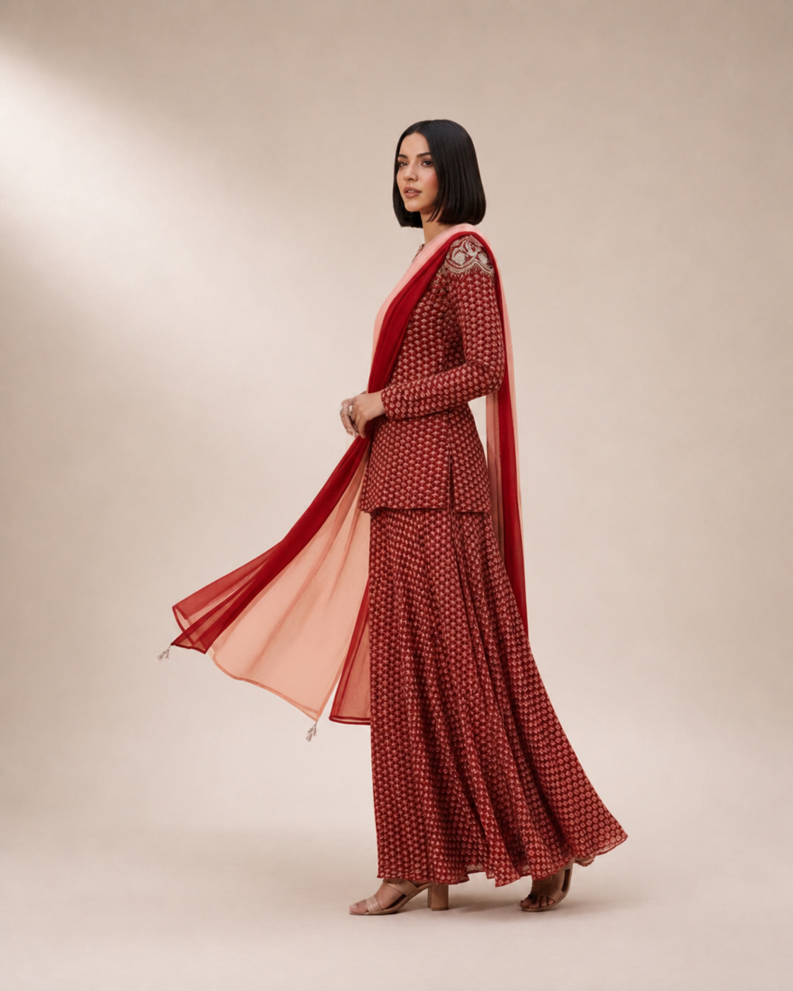 Gulnar outfit side view
