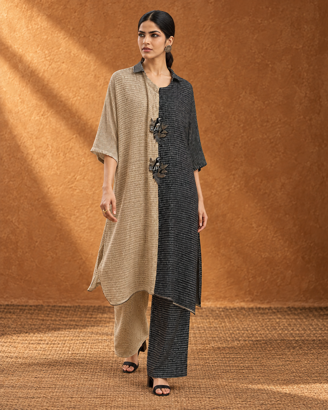 Black & Ivory Bird-Motif Kurta Set — Product photo 2