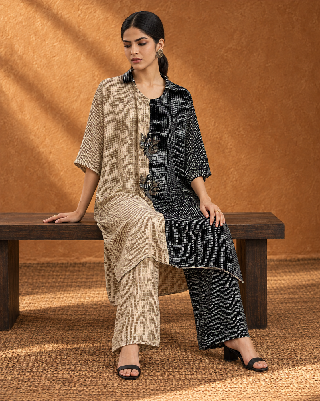 Black & Ivory Bird-Motif Kurta Set — Product photo 4